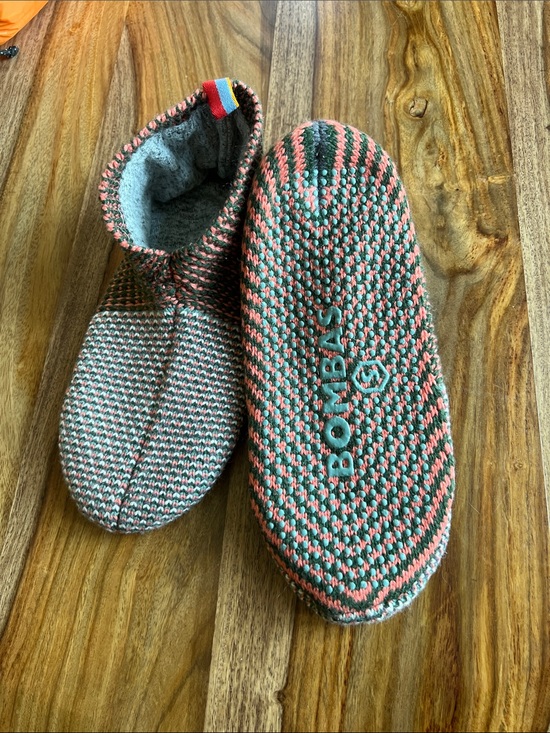 Bombas Shoes - Bombas Gripper Slipper Slip-On Footies in Coral & Teal Knit Size Small